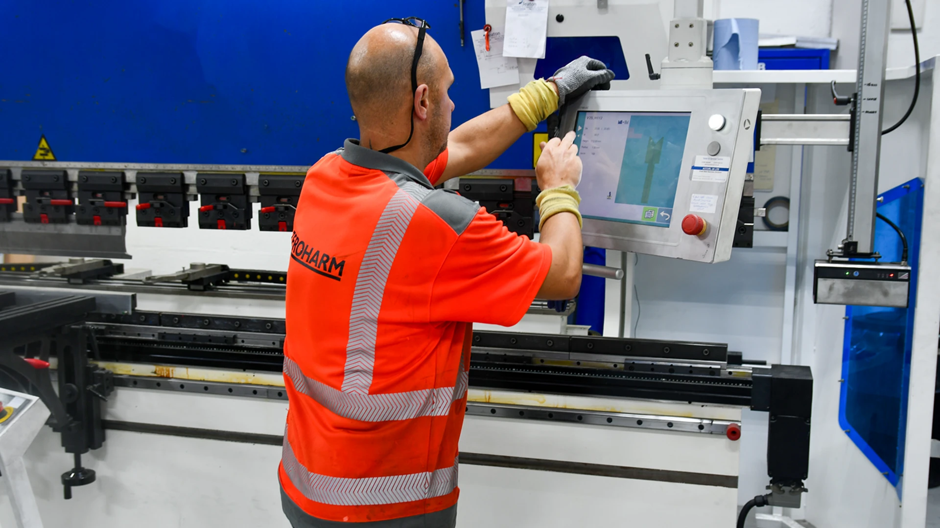 programming a machine before folding cladding panels